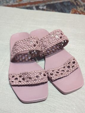 Bamboo Be-Knitted Lavender Casual Sandals flats